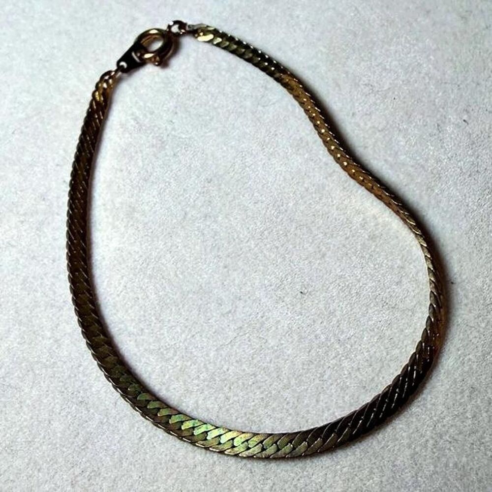 Women's Gold and Silver Jewelry